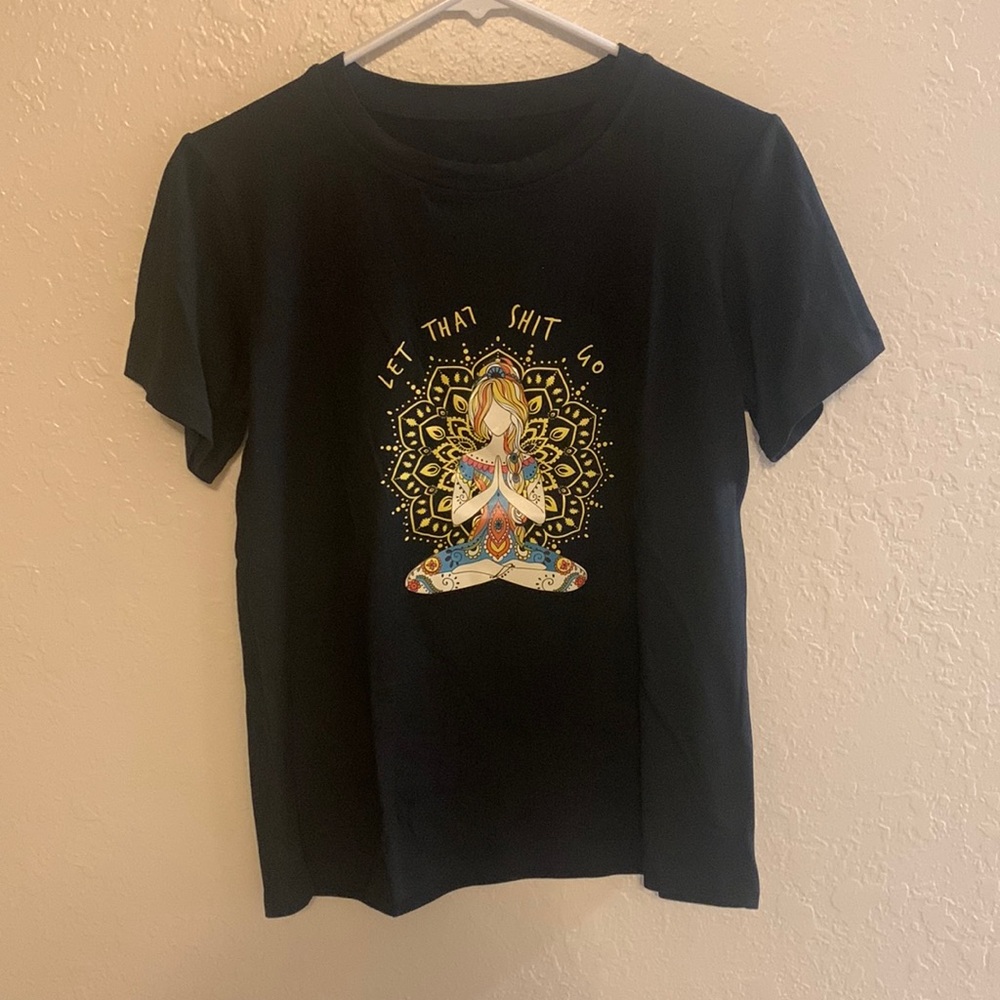 Boho t shirt . Let that @hit GO yoga . Size M
